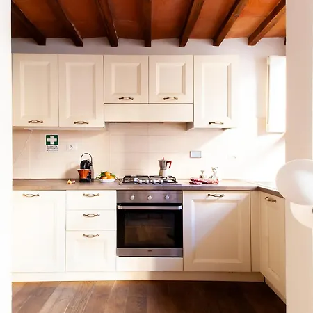 Spacious By Duomo Apartment Florence