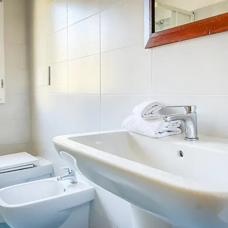 Spacious By Duomo Apartment Florence