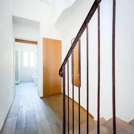 Spacious By Duomo Apartment